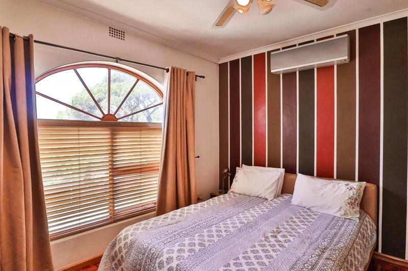 To Let 8 Bedroom Property for Rent in Walmer Estate Western Cape